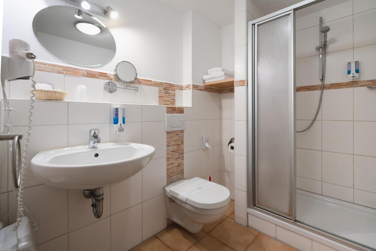 Park Hotel & Gaestehaus Rust Ngoại thất bức ảnh