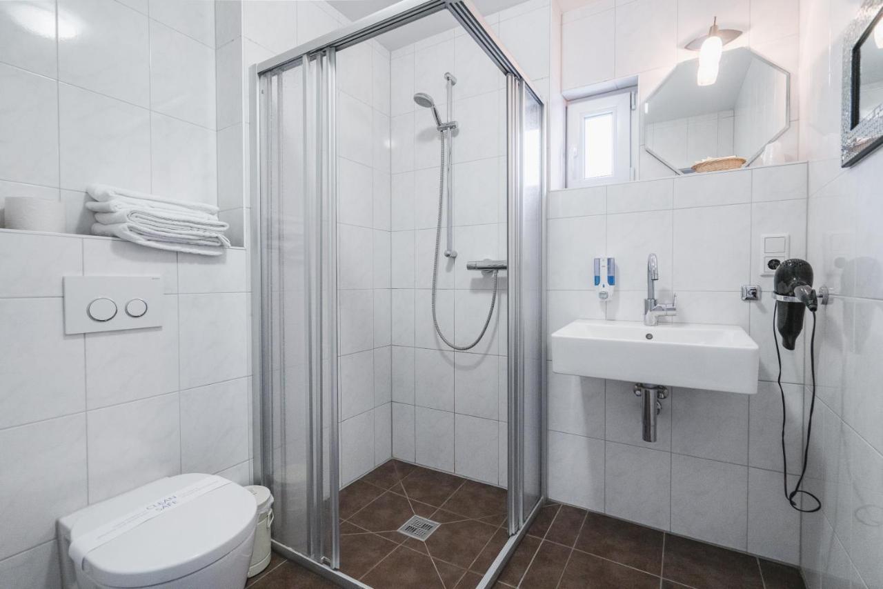 Park Hotel & Gaestehaus Rust Ngoại thất bức ảnh